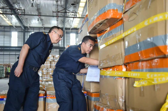 依托北斗GPS定位系统,成都跨境电商出口迈入双机场秒转时代
